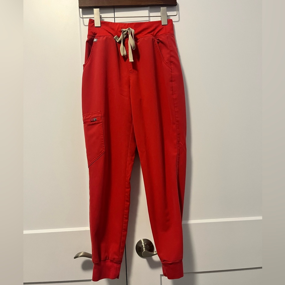 Figs Scrub Pants- high waisted Zamora joggers RED